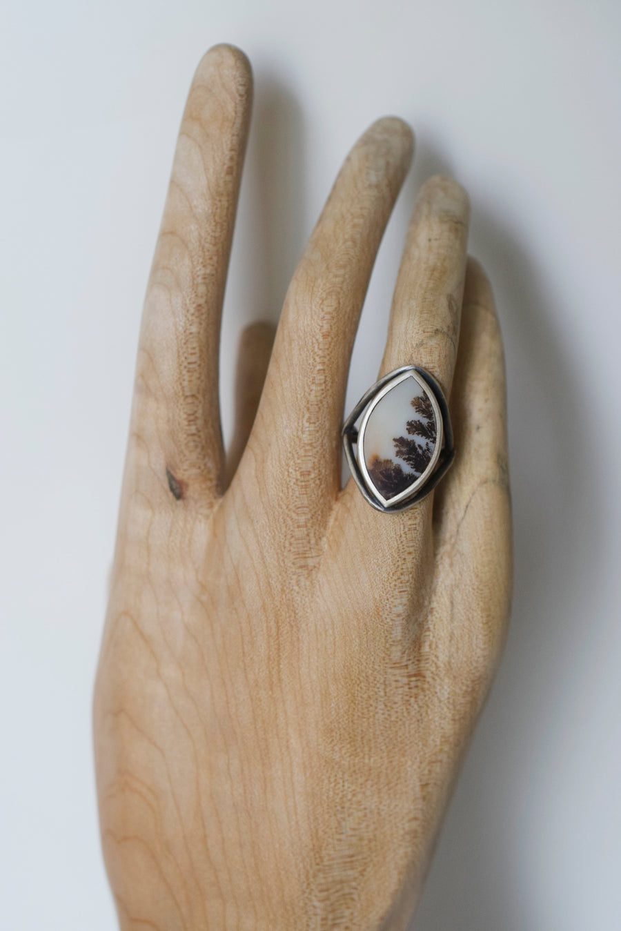 Sideswept Dendritic Agate Ring