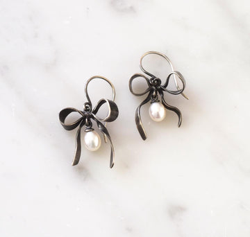 Pearl Little Bow Earrings
