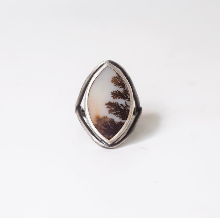 Sideswept Dendritic Agate Ring