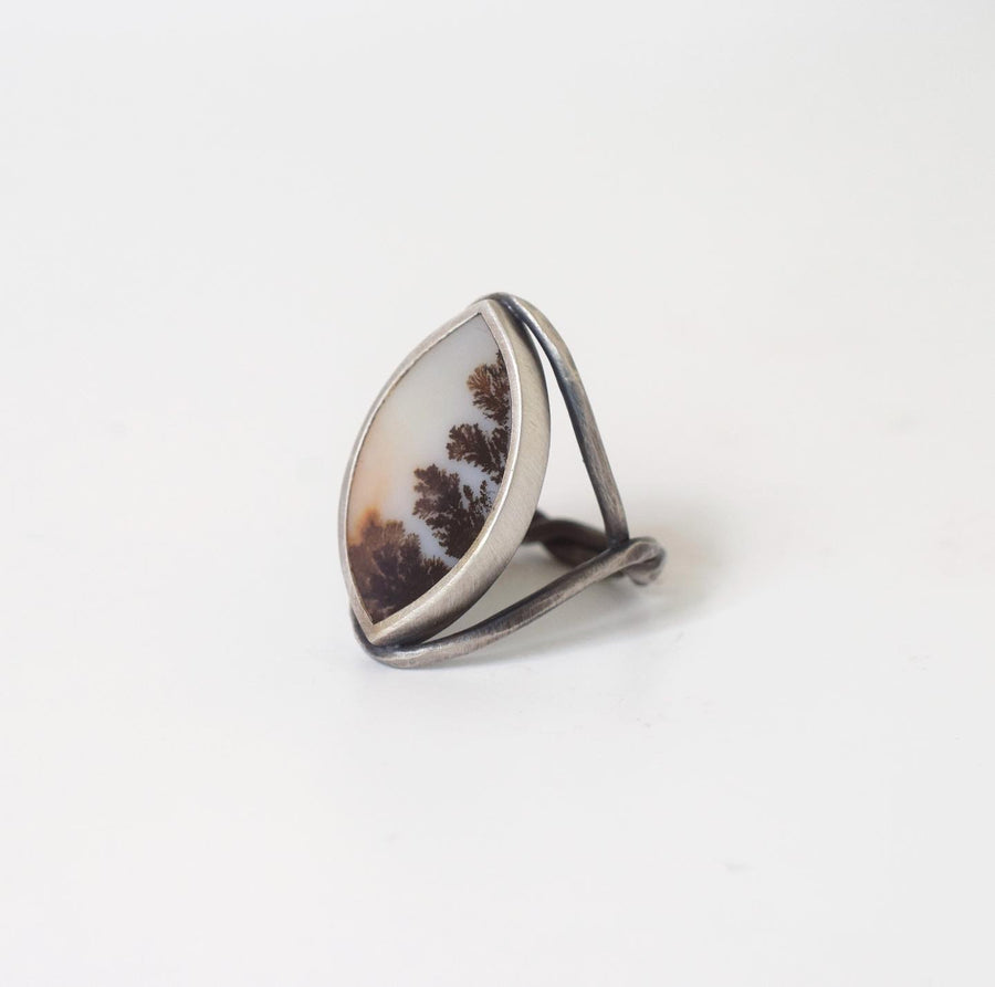 Sideswept Dendritic Agate Ring