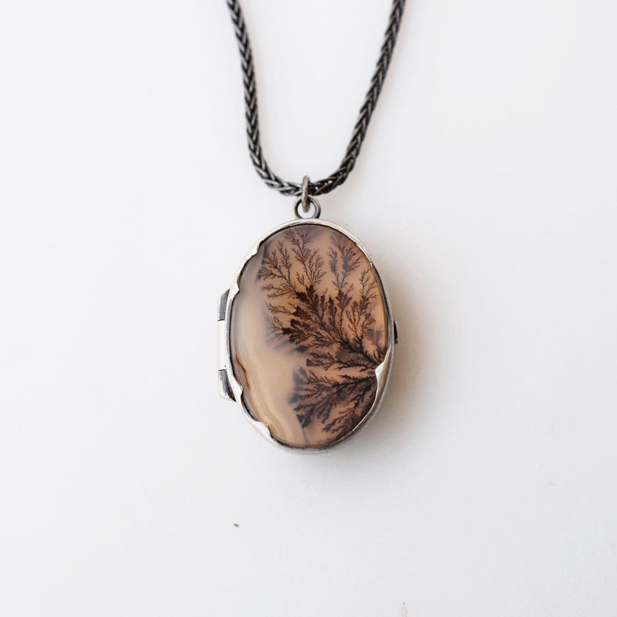 Thicket locket