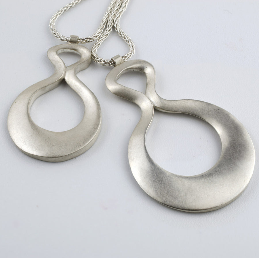 Small Venus Necklace