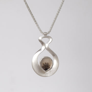 Small Venus Necklace with Dendritic Agate